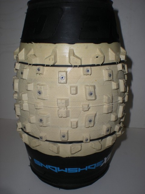 VEE SNOWSHOE XL 26x4.8 BLACK FOLD SILCA STUD main image 1